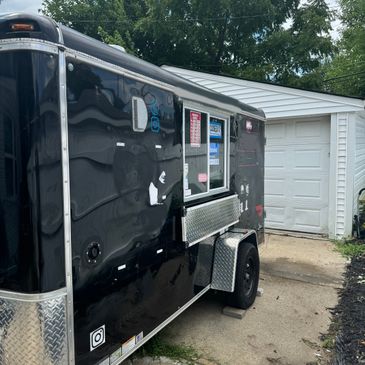 Clean 2022 challenger food trailer