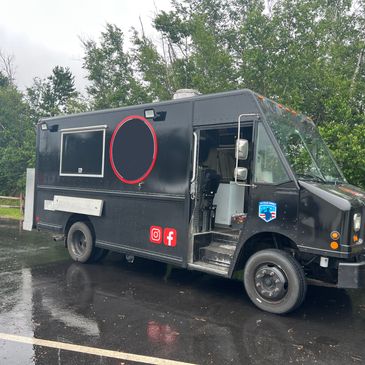 MT45 Freightliner 24' Food Truck