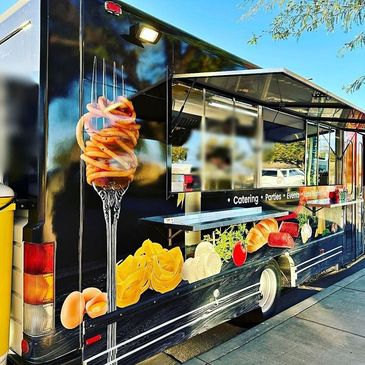  1999 Freightliner food truck