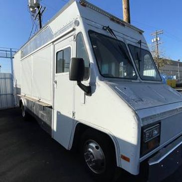 2000 Workhorse Food Truck for Sale