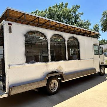 2000 Freightliner VCL Chassis Step Val All-Purpose Food Truck for Sale