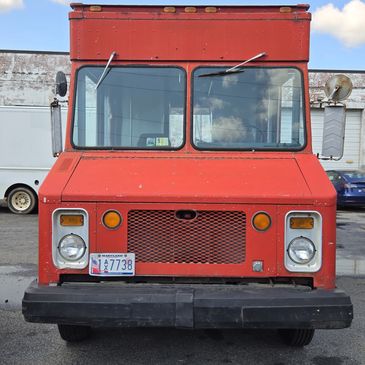 18.5-Foot Food Truck Equipped with Custom Kitchen